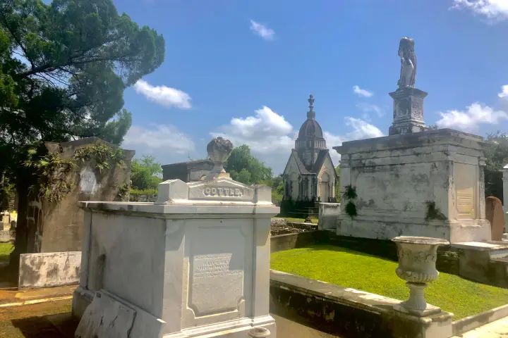 a statue of a person